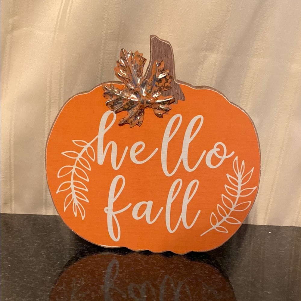Orange 'Hello Fall' Pumpkin Plaque